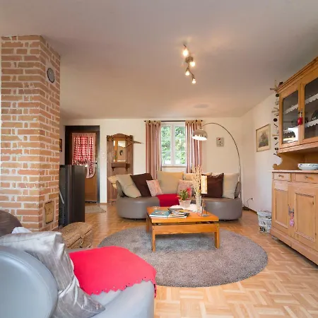 Au Pre Des Poulains *